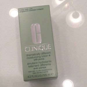 CLINIQUE MOISTURIZING LOTION